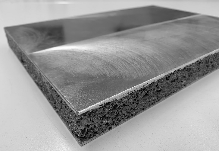 Abbildung des Materials 'Aluminium-Aluminiumschaum-Sandwich'