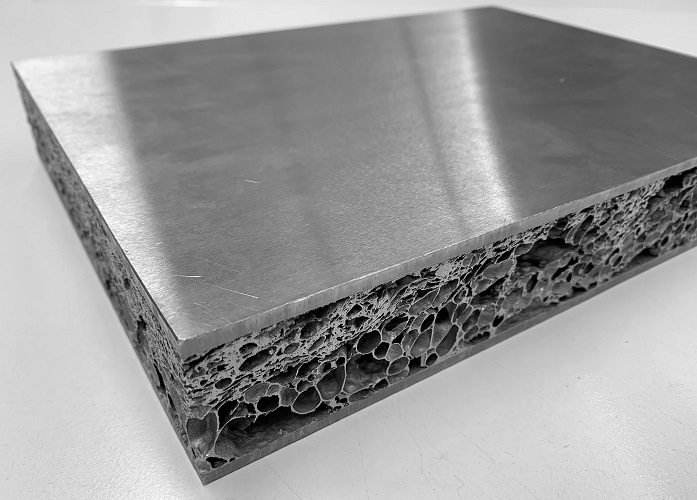 Abbildung des Materials 'Stahl-Aluminiumschaum-Sandwich'